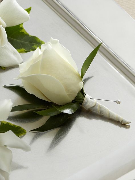 Single White Rose, White Rose Boutonniere, White Boutonniere, Prom Couples, Rose Boutonniere, Prom Flowers, Corsage Wedding, Boutonniere Wedding, Prom Pictures