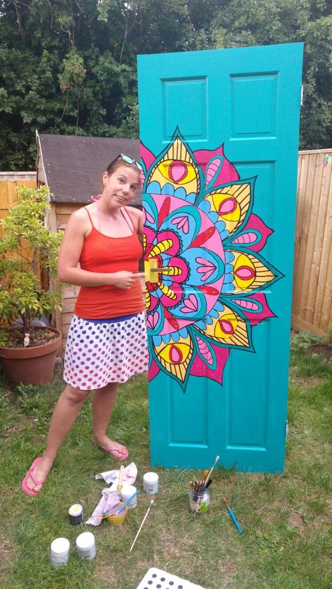 Magic door. Hand painted. Mandala. Home decor. Colors. Mandala Door Painting, Door Art Ideas Painted, Painted Interior Doors Boho, Hand Painted Front Door, Front Door Mural, Door Design Painting Ideas, Door Painting Ideas Creative, Door Murals Painted, Wooden Partition Wall