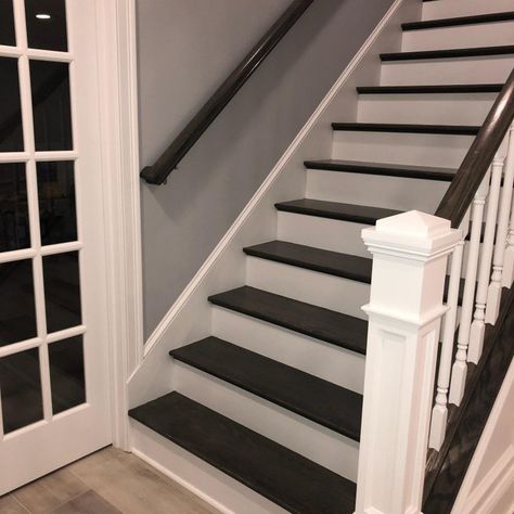 75 Transitional Staircase Ideas You'll Love - July, 2023 | Houzz Transitional Stairs, Basement Stairwell Ideas, Transitional Basement, Basement Stairwell, Stairwell Ideas, Diy Staircase Makeover, Transitional Staircase, Diy Staircase, Staircase Ideas