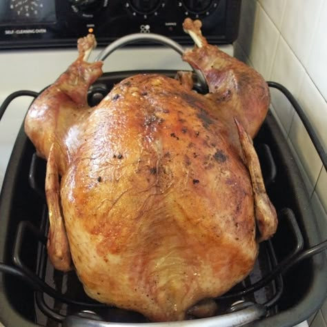 Turkey Brine Pioneer Woman, Pioneer Woman Turkey, Smoked Turkey Brine, Easy Turkey Brine, Brine Turkey, Brine Recipes, Turkey Brine Recipes, Smoked Turkey Recipes, Roast Turkey Recipes