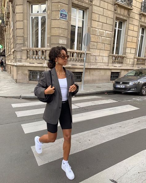 Amaka Hamelijnck, Nike Blazers Outfit, Blazer Outfits Casual, Biker Shorts Outfit, Simple Hairstyles, Shorts Outfit, Trendy Summer Outfits, Athleisure Outfits, Fashion Weeks