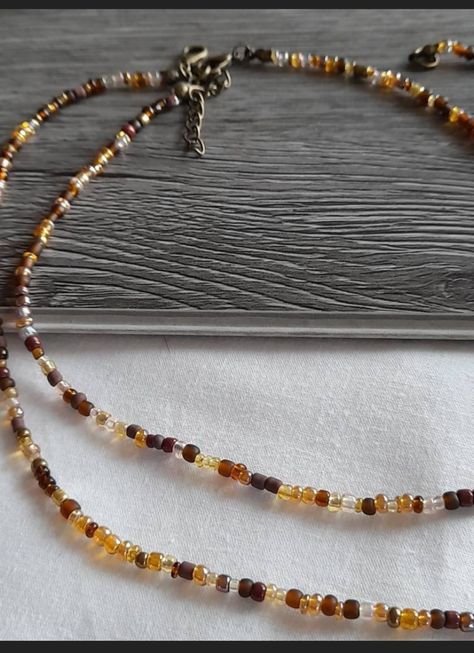 2mm Seed Bead Necklace, Diy Pearl Necklace, Brown Beaded Necklace, Stone Bead Jewelry, Beaded Jewellery, Jewelry Accessories Ideas, Funky Jewelry, Necklace Beaded, Hippie Jewelry