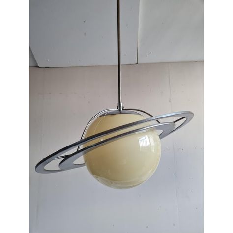 Vintage Satouno Hanging Light, 1958, in Good conditions.  Designed 1950 to 1959 Up to 250V (Europe/UK Standard).The wiring of this item may be original and might need replacement, if not specified otherwise. Post Modern Light Fixtures, Space Age Lighting, Vintage Hanging Lights, Sci Fi Furniture, Midcentury Lighting, Atomic Decor, Little Lamp, Moving Objects, Modern Hanging Lights