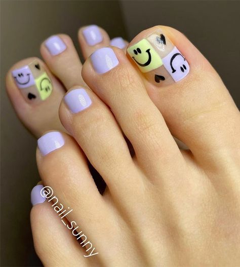 Cute Toenails Painted, Smiley Face Pedicure, Pastel Pedicure Toenails, Toe Nail Gel Ideas, Toe Gel Nail Designs, Short Toe Nail Designs, Ideas Para Pedicure, Toe Nail Designs For Spring, Toe Nail Polish Ideas