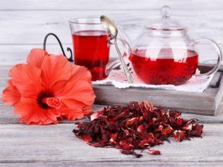 Benefits Of Hibiscus, Hibiscus Tea Benefits, Ayurvedic Tea, Dried Hibiscus Flowers, Tea Health, Tea Health Benefits, Sour Taste, Hibiscus Tea, Tea Benefits