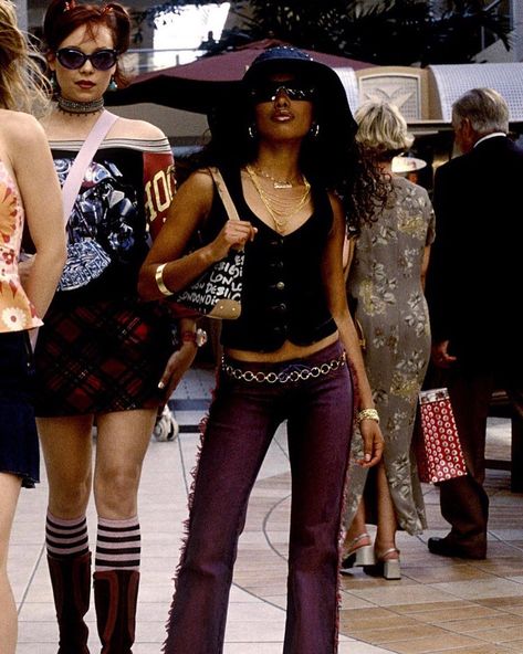 Low Rise Outfit, The Hot Chick, Chick Outfit, 90s 2000s Fashion, 2000s Outfit, 2000s Fashion Trends, 90s Hip Hop Fashion, 00s Fashion, Fashion Vibes