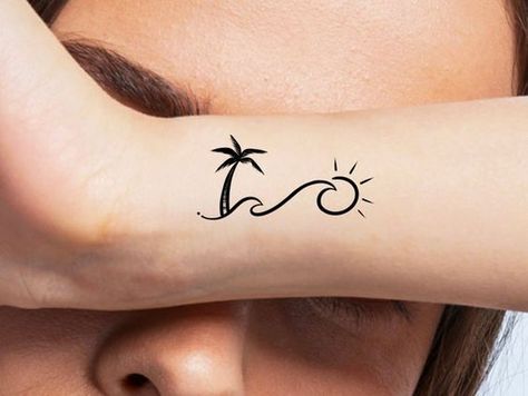 Tattoo Ideas For Women Small Beach Tattoos, Beachy Tattoos, Bestie Tattoo, Petit Tattoo, Palm Tattoos, Palm Tree Tattoo, Simple Tattoo Designs, Beach Tattoo, Simple Tattoo