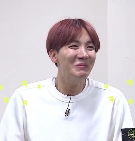 When hobi JHope trying to control his laugh His Laugh, Bts Meme Faces, Bts Reactions, Try Not To Laugh, Meme Faces, Bts Twt, Jung Hoseok, Bts Memes, Bts