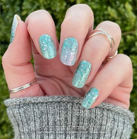 Sea Breeze Color Street, Colorstreet Spring Nails, Ocean Abyss Color Street, Colorstreet Subscription, Green Mermaid Nails, Color Street Spring Combos, Ocean Abyss, Colorstreet Combos, Nail Combos