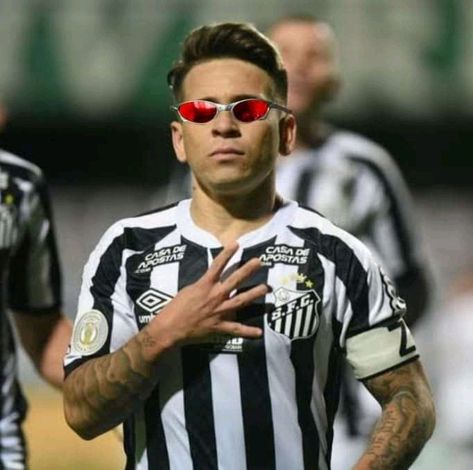 Soteldo Santos Fc, Neymar Jr, Mirrored Sunglasses Men, Neymar, Mirrored Sunglasses, Naruto, Mens Sunglasses, Wallpapers, Tumblr