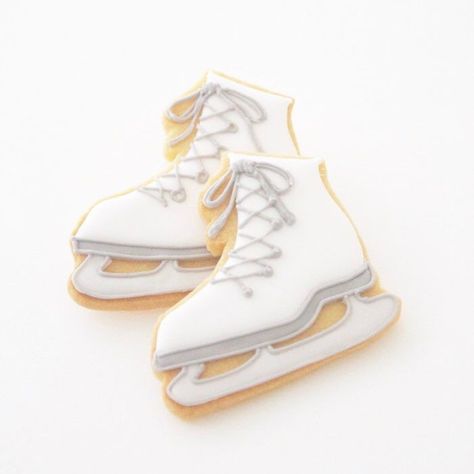 Ice skating sugar cookies 🏆 Figure Skating Shoes, Skating Shoes, Christmas Ice Skates, Sugar Cookie Designs, Cut Out Cookies, Winter Party, Icing Cookies, Cookie Designs, Decorated Cookies