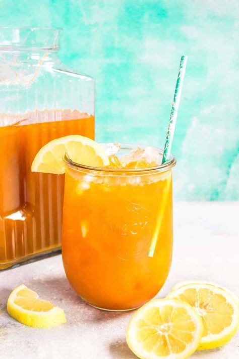 Cinnamon Turmeric Iced Tea Recipe - Caffeine Free! - Wicked Spatula Iced Rooibos Tea, Rooibos Tea Recipe, Summer Teas, Rooibos Iced Tea, Lemon Iced Tea Recipe, Flavored Tea Recipes, Green Tea Latte Recipe, Tea Recipes Homemade, Caffeine Tea