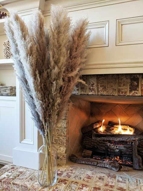 Large Vases Decor Ideas Living Rooms, Grey Pampas, Church Stage Decor, Fall Floral Stems, Perfect Living Room Decor, Large Vases Decor, Rustic Room Decor, Modern Fall Decor, Dried Pampas