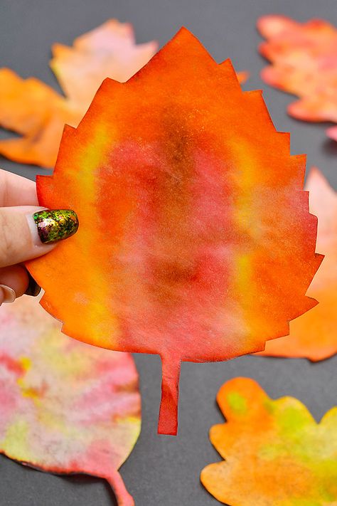 Adult Fall Crafts Easy, Fall Leaf Window Craft, Fall Crafts School, Fall Leaves Decorations, Fall Leaf Kids Craft, Fall Garden Crafts, Easy Halloween Crafts For Seniors, Thanksgiving Crafts For 4th And 5th Graders, Fall Crafts For Family