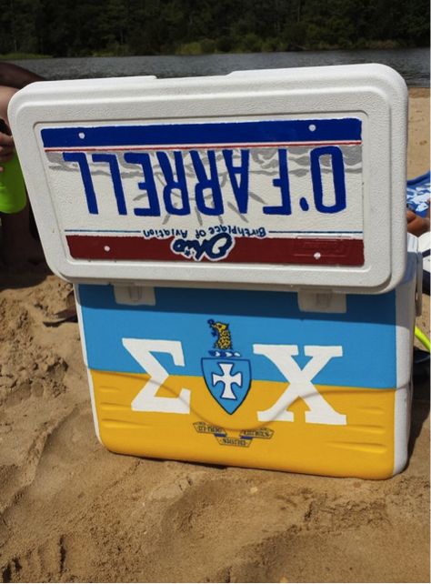 8 Tips to Make the Best Cooler at Formal | The Odyssey Painted Fraternity Coolers, Nola Cooler, Best Cooler, Sorority Coolers, Formal Cooler Ideas, Fraternity Formal, Formal Cooler, Fraternity Coolers, Coolest Cooler