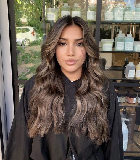 Sombre Hair, Black Hair Balayage, Brown Hair Looks, Bronde Balayage, Brown Hair Inspo, Brunette Hair With Highlights, Balayage Hair Dark, Brunette Balayage Hair, Brown Hair Balayage