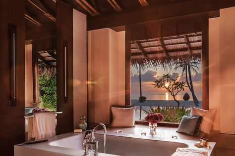 One&Only Reethi Rah in Reethi Rah, Maldives | Expedia Hotel Bathrooms, Romantic Bath, Beautiful Bathtubs, Villa Resort, Villa Luxury, Maldives Hotel, Pool Bathroom, Water Villa, Ensuite Bathrooms