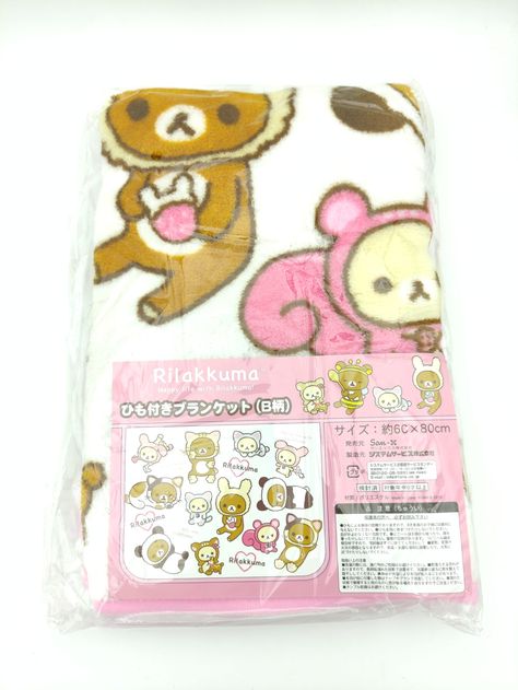 San-X Rilakkuma Happy life with Rilakkuma! Kuji Travel Blanket 60x80cm Check more at https://www.boutique-tamagotchis.fr/boutique/san-x-rilakkuma-happy-life-with-rilakkuma-kuji-travel-blanket-60x80cm/ Rilakumma Blanket, Korilakkuma Blanket, Rilakkuma Blanket, Rilakkuma Cake, Rilakkuma Stuff, Icons Sanrio, Kawaii Diary, Rilakkuma Plushie, Future Bathroom