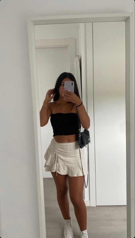 Outfit Inspo Summer, Looks Party, School Looks, Stockholm Fashion, Mode Inspo, Cute Simple Outfits, Summer Fashion Outfits, Basic Outfits, Looks Style