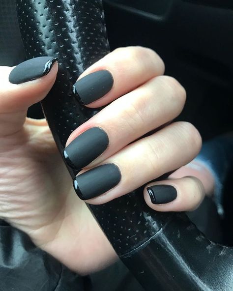 Beautiful Nails Black, Mat Nails Designs, Matte Black Nail Ideas, Black Trendy Nails, Nail Nail Designs, Black Gel Nails, Matte Black Nails, Short Gel Nails, Designs Nail