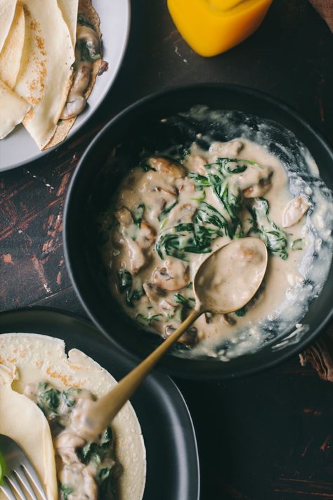 Mushroom And Spinach Crepes - EASY BREAKFAST - Playful Cooking Spinach Crepes, Crepes Easy, Chicken Spinach Mushroom, Mushroom Crepe, Crepes Filling, Mushroom Spinach, Chicken Recipes Boneless, Savory Crepes, Spinach Stuffed Mushrooms