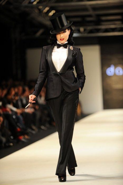 Dita Von Teese Dita Von Teese Style, Dita Von Tease, Idda Van Munster, Istanbul Fashion, Female Suit, Pin Up Vintage, Suit Hat, Dita Von, Dita Von Teese