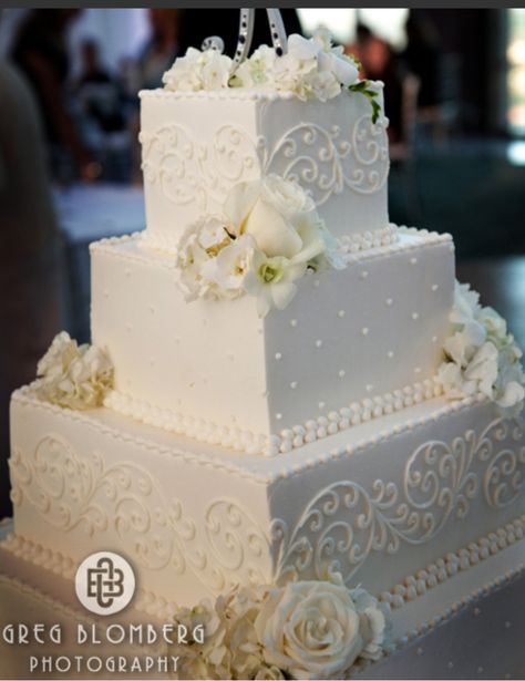 Love this cake with white filigree...but want it round ! Three Tier Square Wedding Cake, Winter Wonderland Wedding Reception, Diamond Wedding Anniversary Cake, Cake Pillars, Bling Wedding Cakes, Extravagant Wedding Cakes, Wedding Cake Pearls, Big Wedding Cakes, Wedding Cakes Elegant