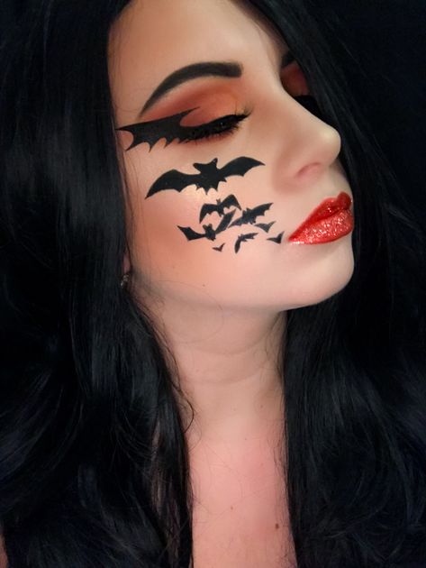 Bat Halloween Makeup Makeup Looks Halloween, Bat Makeup, Scarecrow Halloween Makeup, Easy Halloween Makeup Ideas, Halloween Eyeshadow, Maquillage Halloween Simple, Halloween Makeup Witch, Easy Halloween Makeup, Halloween Makeup Look