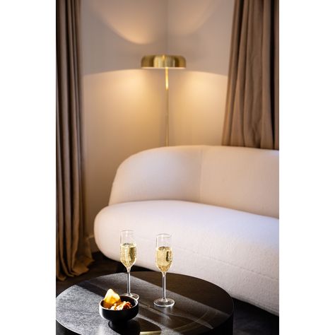 What's better than a good glass of champagne on a Sunday afternoon?🥂 #interior #design #decoration #champagne #bites #luxurytravel #travel #hotel #deventer #pillowsdeventer #pillowshotels #boutiquehotel #luxuryhotel Hotel Room Bed, 29 Rooms, City Silhouette, Glass Of Champagne, Travel Hotel, Luxury Boutique Hotel, St Regis, Room Bed, City Hotel