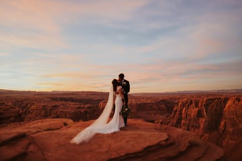 Arizona Pictures, Wedding In Nature, Horseshoe Bend Elopement, Horseshoe Bend Arizona, Sunset Elopement, Arizona Engagement, Utah Elopement, Desert Chic, Beautiful Crazy