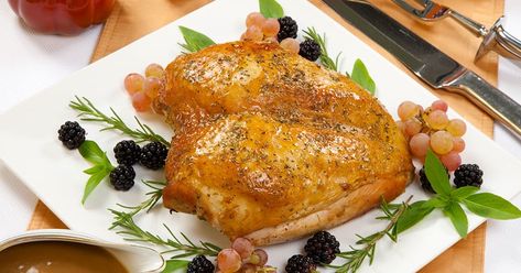 Turkey Breast In Oven, Juicy Turkey Recipe, Precooked Turkey, Cooking Turkey Breast, Crockpot Turkey, Oven Roasted Turkey, Turkey Breast Recipe, Bariatric Eating, Whole Turkey