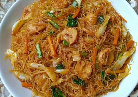 Bihun Goreng, Yoga Room Design, Japanese Home Design, Interior Design Videos, Sushi Night, One Pot Wonders, Home Design Floor Plans, Quick Desserts, Culinary Recipes