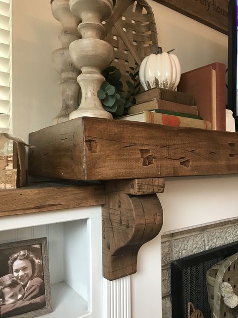 Mantel Shelf Above Bed, Love Edge Mantle, Wooden Mantle Shelf, Decorating With Corbels, Decorating With Corbels Ideas, Diy Mantle Shelf, Wood Corbels Diy, Corbels Diy, Corbels Ideas