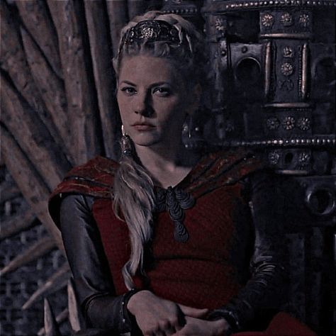 Kryptonite Aesthetic, Viking Girl Aesthetic, Lagertha Aesthetic, Judith Vikings, Vikings Aesthetic, Rhaella Targaryen, Lagertha Lothbrok, Lagertha Vikings, Rhaena Targaryen