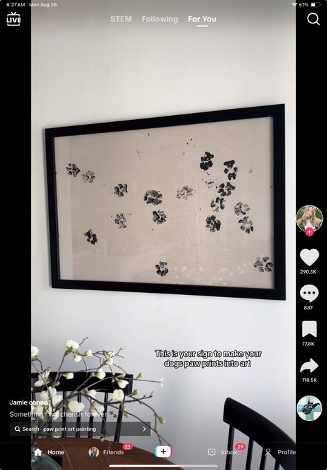 Dog Room Wall Ideas, Diy Dog Art Canvas, Dog Print Painting, Dog Footprint Art, Paw Print Art Diy Canvases, Diy Dog Art, Dog Decor Ideas, Paw Print Canvas, Dog Art Diy