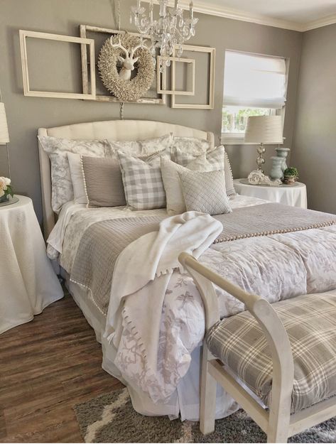 Quilted Bedding, Sophisticated Bedroom, Rustic Bedroom Decor, Gorgeous Bedrooms, Shabby Chic Bedrooms, Farmhouse Bedroom Decor, Chic Bedroom, Farmhouse Bedroom, Simple Bedroom