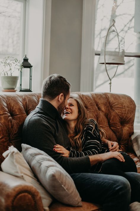 Cute Airbnb, Cozy Photos, Lifestyle Photography Couples, Photo Shoot Inspiration, Adirondack Wedding, Home Photo Shoots, Studio Photography Poses, Couple Session, Couple Photoshoot Poses