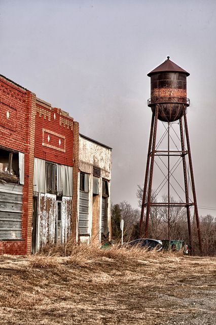 Snapped in Shamrock, Oklahoma, by Mike Spivey. Base Jump, Abandoned Town, Wilde Westen, Water Towers, Forgotten Places, Water Tanks, Ghost Town, Haunted Places, Old Barns