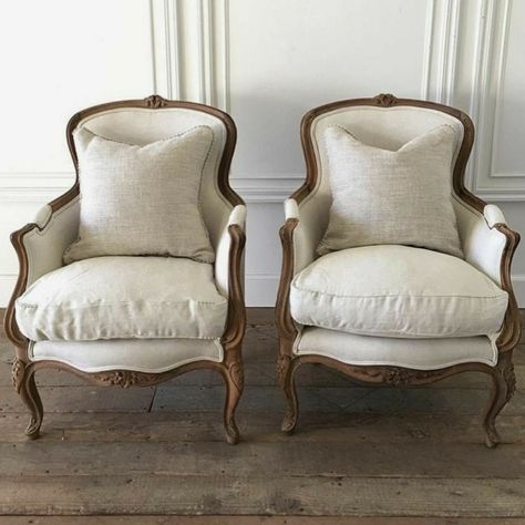 French Country Living Room, French Chairs, Country Living Room, Country House Decor, French Furniture, French Decor, Wood Carved, French Country Decorating, Upholstered Furniture