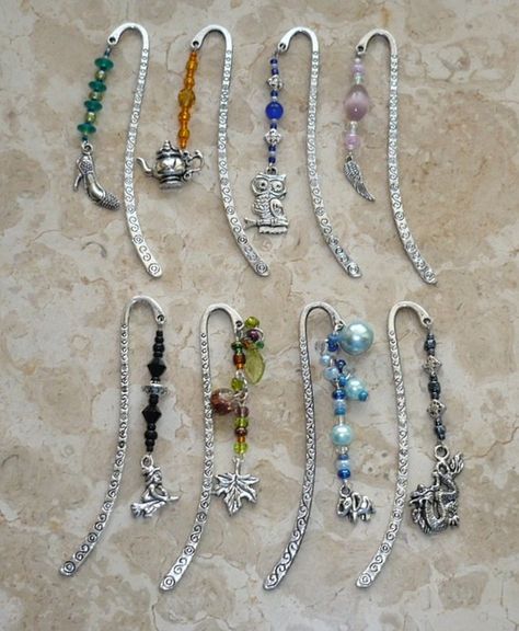 Shepherd's Hook Bookmarks Wire Bookmarks, Charm Bookmark, Bookmark Craft, Beaded Bookmarks, Book Markers, Metal Bookmarks, Ribbon Bookmarks, Bookmarks Handmade, Purse Charms