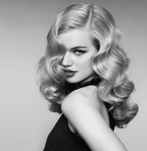 How To Create A Classic Hollywood Waves Hair Style – Iles Formula Cabelo Pin Up, Old Hollywood Hair, Lake Hair Styles, Vintage Curls, Hollywood Hair, Vintage Waves, Veronica Lake, Vintage Wedding Hair, Hollywood Waves