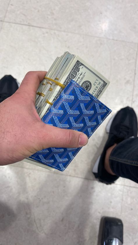 Go Yard Wallet, Goyard Wallet Mens, Goyard Men, Mens Luxury Lifestyle, Goyard Wallet, Money Wallet, Clean Lifestyle, Ivy League Style, Money On My Mind