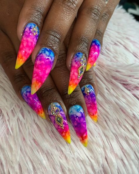 Lisa Frank, summer is coming-vibes💜 I used @cherinailproducts marble inks for this look👌🏾 . . #rainbownails #marblenails #marblednails… Lisa Frank Nails, Artistic Nails, Mickey Nails, Stiletto Nail Art, Nail Design Inspiration, Lisa Frank, Rainbow Nails, Beautiful Nail Designs, Marble Nails