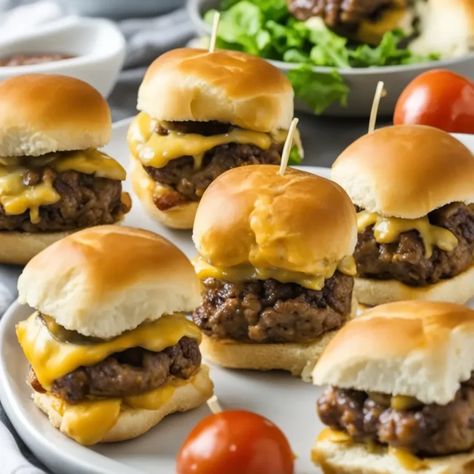 Easy & Quick Cheeseburger Sliders Recipe - Better Homebase Hamburger Sliders Recipes, Mini Burger Sliders, Tailgate Burgers, Sliders Recipes Hamburger, Bacon Cheeseburger Sliders, Mini Burgers Sliders, Burger Sliders Recipes, Vegan Cheeseburger, Sliders Recipes Beef