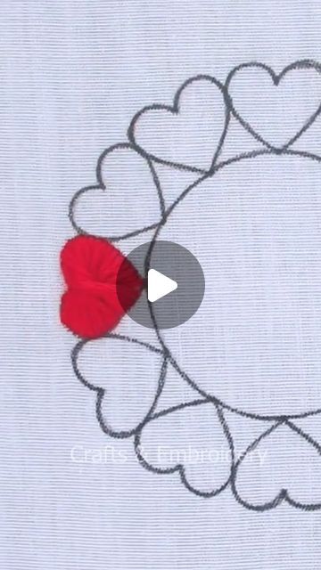 Embroidery By Hand, Pretty Heart, Tutorial Diy, Flower Embroidery, Cute Design, Embroidery Flowers, Heart Shape, Hand Embroidery, Borders