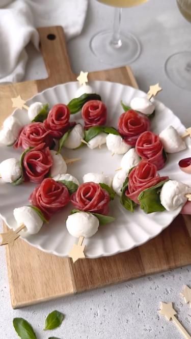 How To Make Salami, Salami Rose, Amazing Food Platters, Skewer Appetizers, Basil Leaf, Decorações Com Comidas, Amazing Food Decoration, Party Food Buffet, A Charcuterie Board