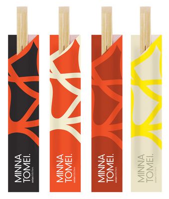 The bold graphic pattern on these otherwise ordinary chopstick packages make quite the statement. Izakaya Design, Chopsticks Design, Restaurant Identity, Japanese Packaging, Cool Packaging, Organic Style, Restaurant Branding, Food Packaging Design, Truck Design