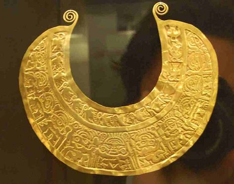 Tooled Gold Necklace, Museo de Oro, Lima, Peru | Flickr - Photo Sharing! Peruvian Design, Colombian Art, Peruvian Art, Gold Stock, Historical Jewellery, Medieval Jewelry, Ancient Egyptian Art, Lima Peru, Ancient Jewelry