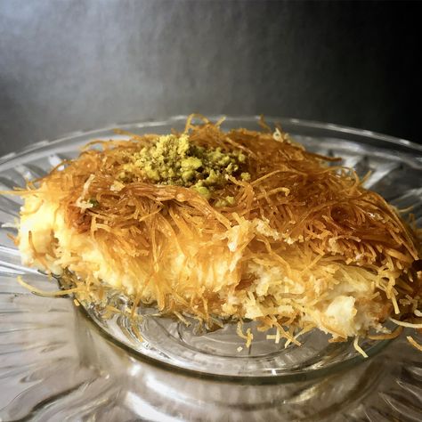 Osmaliyi Dessert Lebanese Desserts Recipes, Middle Eastern Dessert, Lebanese Desserts, Middle Eastern Desserts, Custard Desserts, Phyllo Dough, Chocolate Chip Banana Bread, Lebanese Recipes, Mediterranean Cuisine