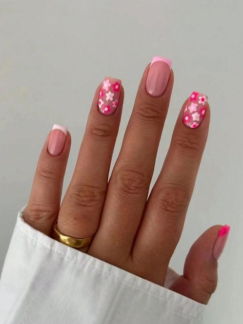 Kid Manicure Ideas, Gel Nails For Kids, Pink Daisy Nails, Gel Flower Nails, Kids Manicure, Golden Bday, Pink Flower Nails, Teen Nails, Kids Nail Designs